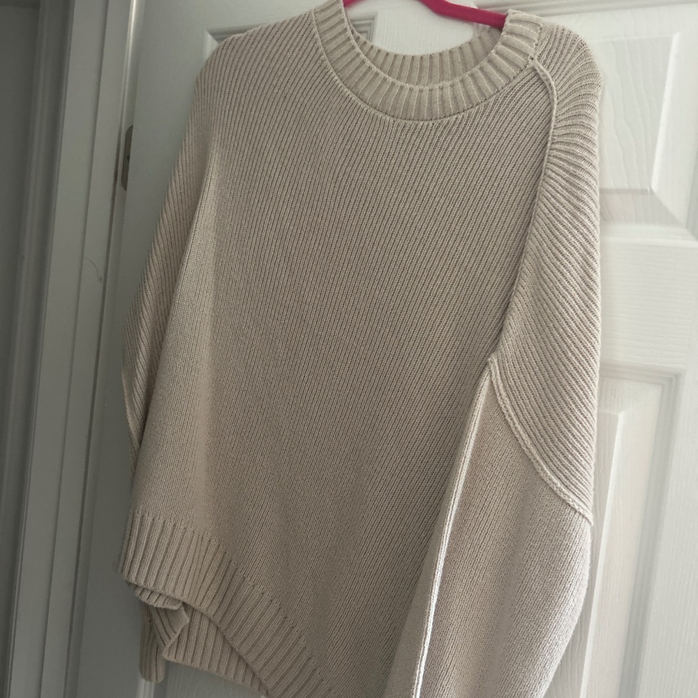 Hollister sweater